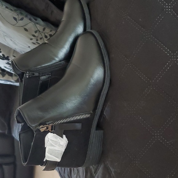 NWT Alexis Blendel Black Booties - Picture 2 of 6